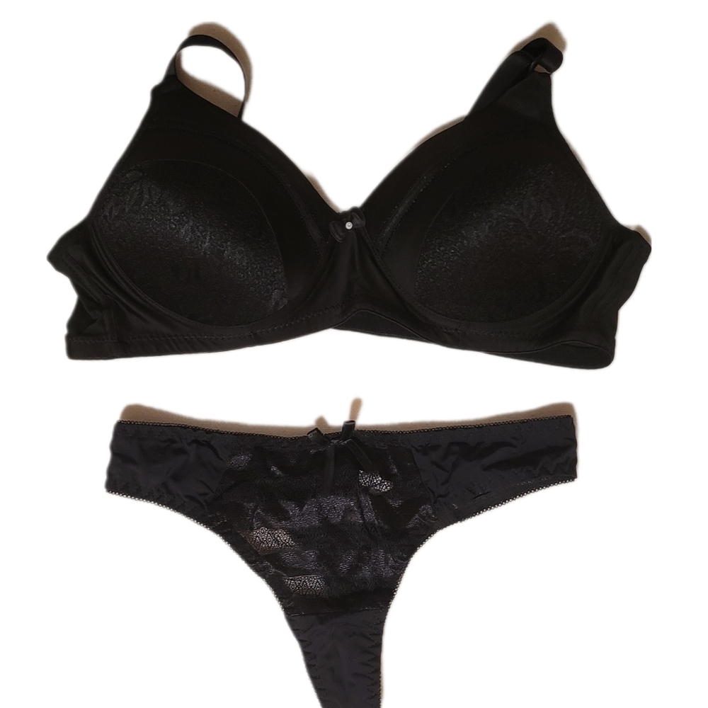 lingerie,set of bra&underwear Sexy Black size M/L Buy 2, get the third one free